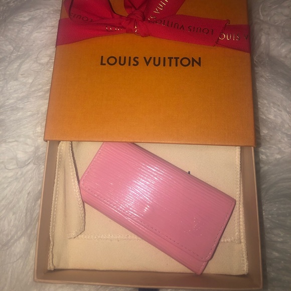 Louis Vuitton Handbags - Louis Vuitton key holder